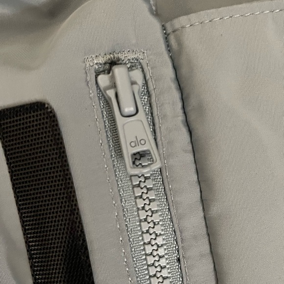 Alo Yoga International Anorak Hoodie Front Zipper Pocket Size S - Picture 8 of 12